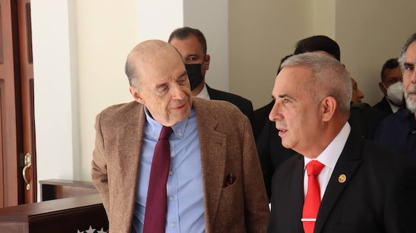 Venezuela y Colombia acuerdan apertura gradual de la frontera y restablecimiento de consulados Venezuela y Colombia acuerdan apertura gradual de la frontera y restablecimiento de consulados