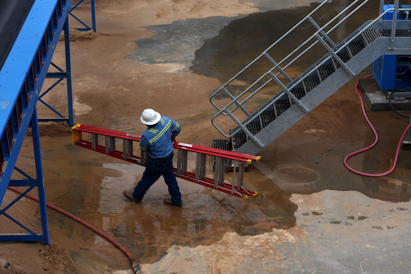 Dentro de la mina de arena de Black Mountain Vest, una mercancía que antes no valía nada y que ahora mueve miles de millones. Dentro de la mina de arena de Black Mountain Vest, una mercancía que antes no valía nada y que ahora mueve miles de millones.