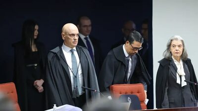 Julgamento de Bolsonaro avança enquanto filho tenta convencer Trump a manter pressão Julgamento de Bolsonaro avança enquanto filho tenta convencer Trump a manter pressão