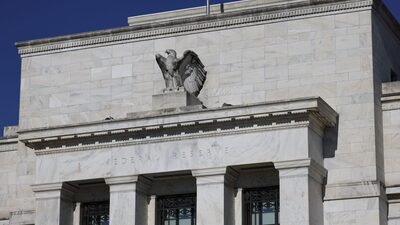 Anúncio de demissão de diretora do Fed Lisa Cook por Trump abre batalha legal Anúncio de demissão de diretora do Fed Lisa Cook por Trump abre batalha legal