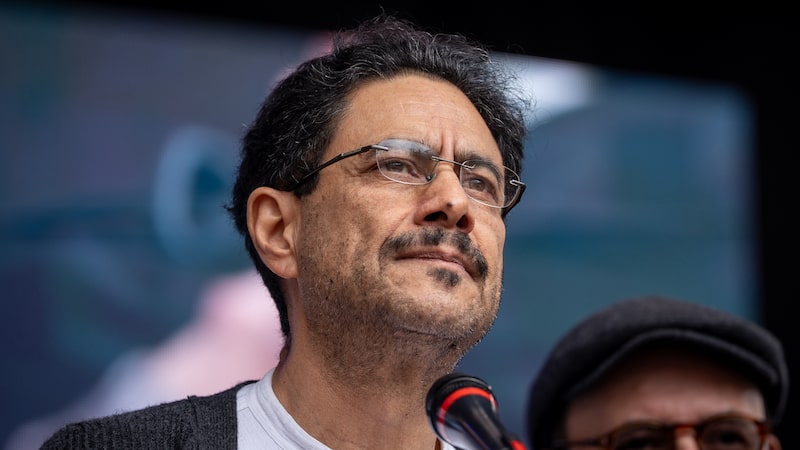 Candidato de esquerda, Iván Cepeda reconhece a derrota nas eleições colombianas Candidato de esquerda, Iván Cepeda reconhece a derrota nas eleições colombianas