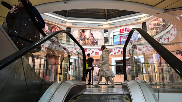 Invasión de Ucrania alteró la economía de consumo rusa mucho más que la pandemia Invasión de Ucrania alteró la economía de consumo rusa mucho más que la pandemia