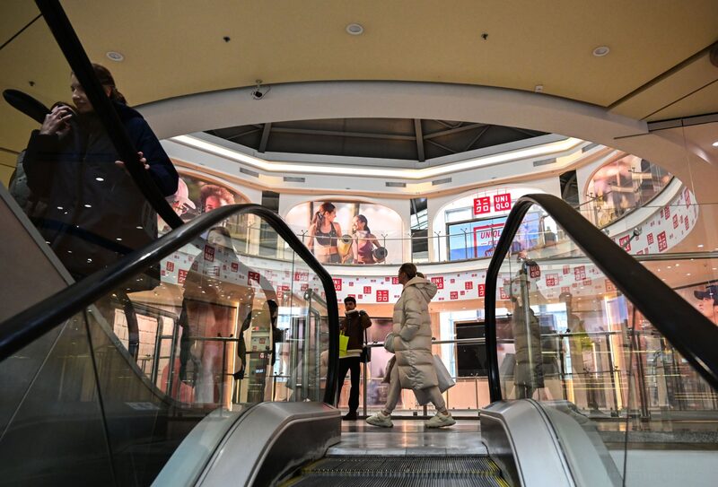 Una tienda de Uniqlo cerrada en Rusia Una tienda de Uniqlo cerrada en Rusia