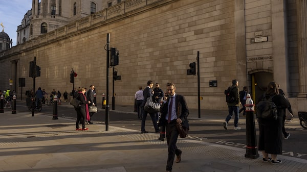 Banco de Inglaterra mantiene tasas en 3,75% mientras evalúa riesgos de inflación y energía Banco de Inglaterra mantiene tasas en 3,75% mientras evalúa riesgos de inflación y energía
