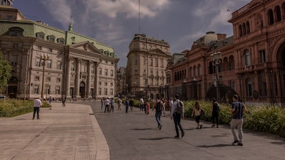 Los argentinos se lanzan a comprar bonos a corto plazo para eludir los controles cambiarios Los argentinos se lanzan a comprar bonos a corto plazo para eludir los controles cambiarios