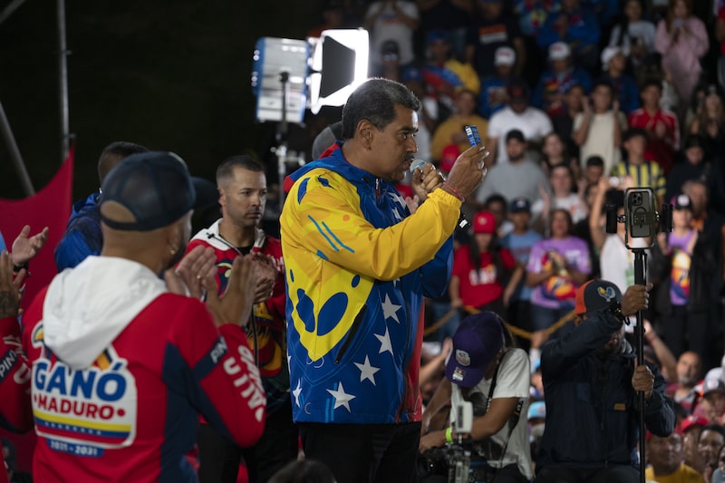 Los venezolanos votan en las elecciones presidenciales Los venezolanos votan en las elecciones presidenciales