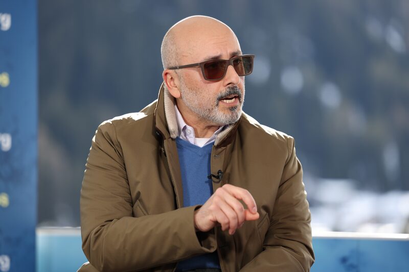 o diretor executivo adjunto do grupo do fundo soberano de Abu Dhabi, Waleed Al Mokarrab o diretor executivo adjunto do grupo do fundo soberano de Abu Dhabi, Waleed Al Mokarrab