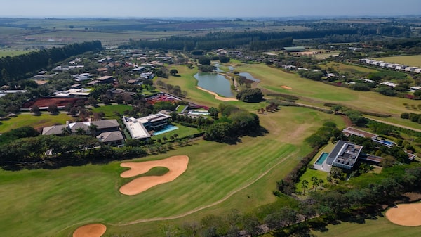 Cidade de bilionários que recebeu Elon Musk floresce às margens de São Paulo Cidade de bilionários que recebeu Elon Musk floresce às margens de São Paulo