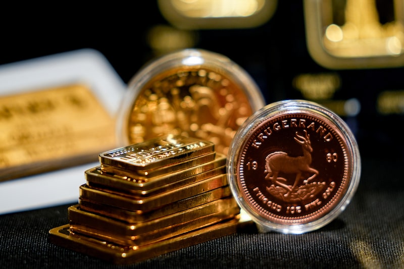 Gold Tops $5,500 as Record Rally Gains Pace Gold Tops $5,500 as Record Rally Gains Pace