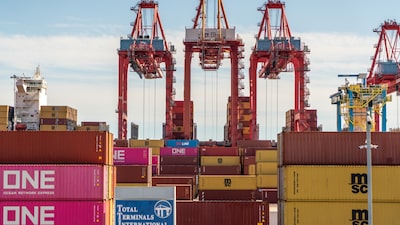 La Unión Europea congela su acuerdo comercial con EE.UU. por el caos arancelario de Trump La Unión Europea congela su acuerdo comercial con EE.UU. por el caos arancelario de Trump