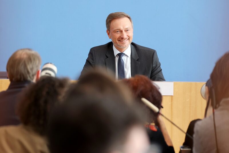 Christian Lindner, ministro das Finanças da Alemanha, durante uma entrevista em Berlim Christian Lindner, ministro das Finanças da Alemanha, durante uma entrevista em Berlim