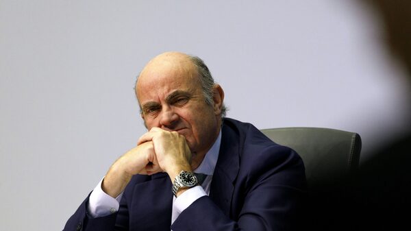 Guindos, de BCE, dijo a ministros que algunos bancos podrían ser vulnerables Guindos, de BCE, dijo a ministros que algunos bancos podrían ser vulnerables