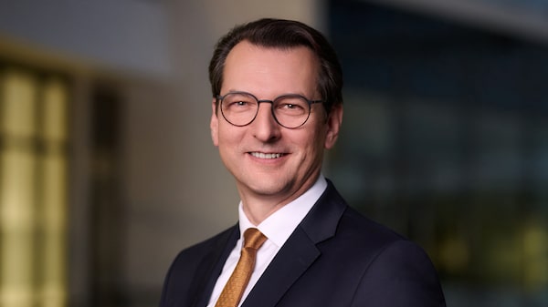 BMW nomeia chefe de produção como CEO para acelerar transição para veículos elétricos BMW nomeia chefe de produção como CEO para acelerar transição para veículos elétricos