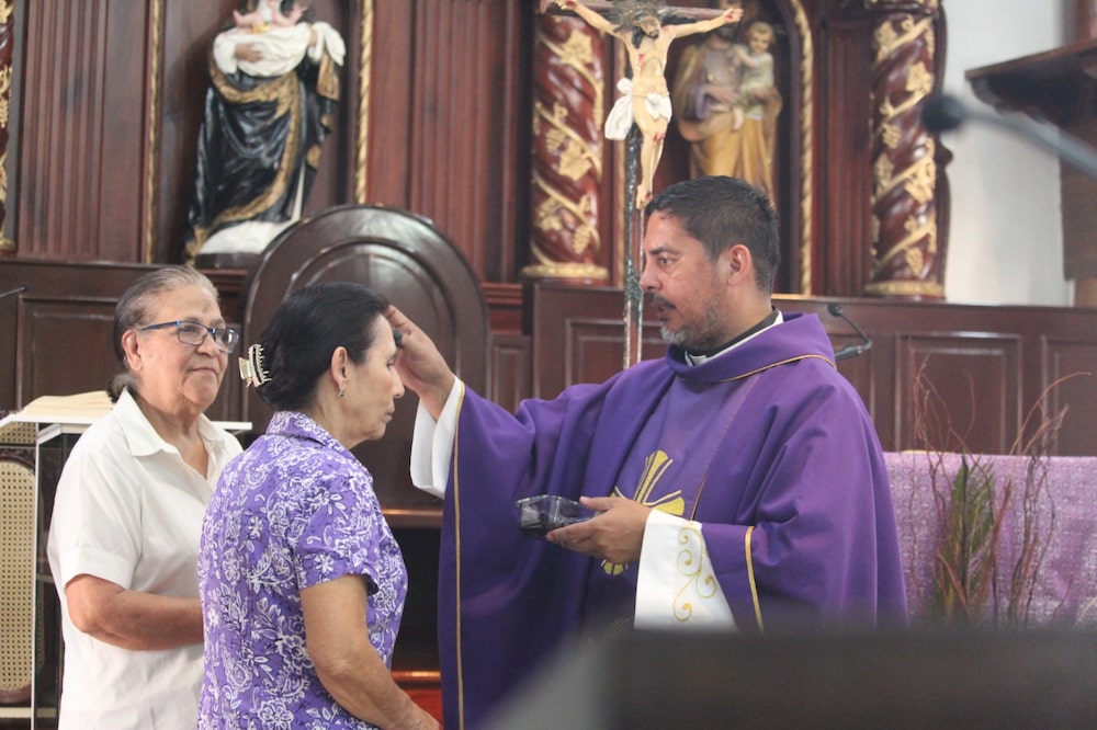 Celebración del Miércoles de Ceniza, en la Parroquia Santa Rosa de Lima, en Santa Rosa de Copan, Honduras, el 5 de marzo de 2025. Celebración del Miércoles de Ceniza, en la Parroquia Santa Rosa de Lima, en Santa Rosa de Copan, Honduras, el 5 de marzo de 2025.