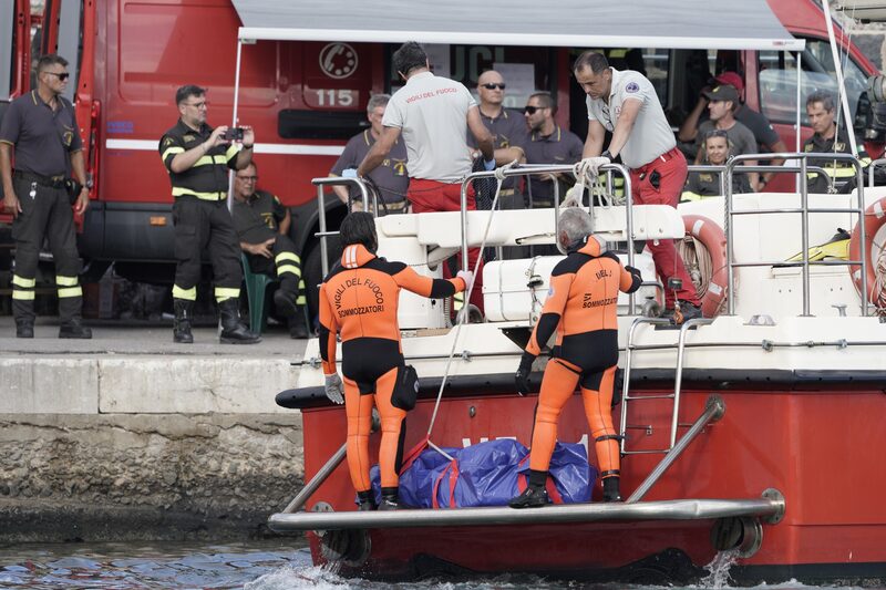 Recuperan cinco cadáveres del yate de Mike Lynch mientras continúa la búsqueda Recuperan cinco cadáveres del yate de Mike Lynch mientras continúa la búsqueda