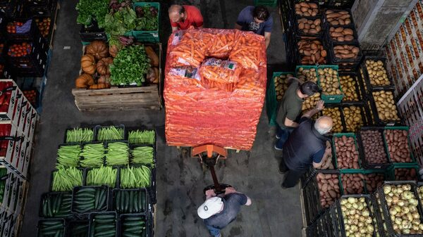 UE recorta pronóstico del PIB en zona euro, ve inflación del 6,1%: borrador UE recorta pronóstico del PIB en zona euro, ve inflación del 6,1%: borrador