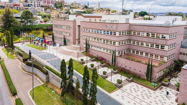 Presidente del BCIE, criticado por aprobar préstamos al gobierno de Ortega Presidente del BCIE, criticado por aprobar préstamos al gobierno de Ortega