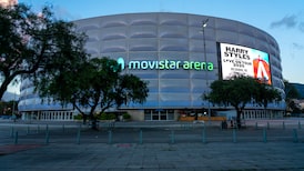 ¿Cómo se llamará el Movistar Arena? Tigo descarta el patrocinio y Davivienda suena entre posibles interesados ¿Cómo se llamará el Movistar Arena? Tigo descarta el patrocinio y Davivienda suena entre posibles interesados