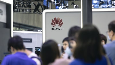 Viagem de Lula à China incluirá visita à Huawei, empresa no alvo dos EUA Viagem de Lula à China incluirá visita à Huawei, empresa no alvo dos EUA