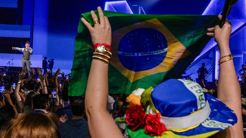 Da MPB ao sertanejo, música brasileira entra na divisão política às vésperas da eleição Da MPB ao sertanejo, música brasileira entra na divisão política às vésperas da eleição