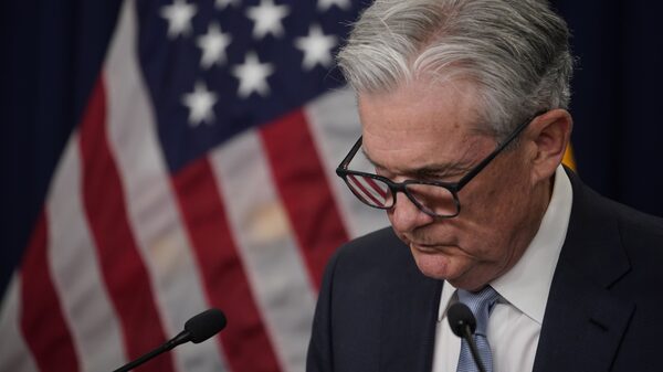 Powell acelera la marcha para contener la economía y poner freno a la inflación Powell acelera la marcha para contener la economía y poner freno a la inflación