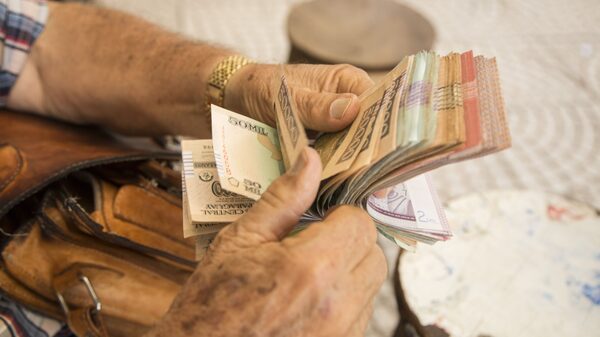 Paraguay planea vender nuevo bono global por US$ 500M para financiar presupuesto Paraguay planea vender nuevo bono global por US$ 500M para financiar presupuesto
