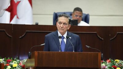 Presidente de Panamá entrega sus metas económicas a un año de terminar su periodo Presidente de Panamá entrega sus metas económicas a un año de terminar su periodo