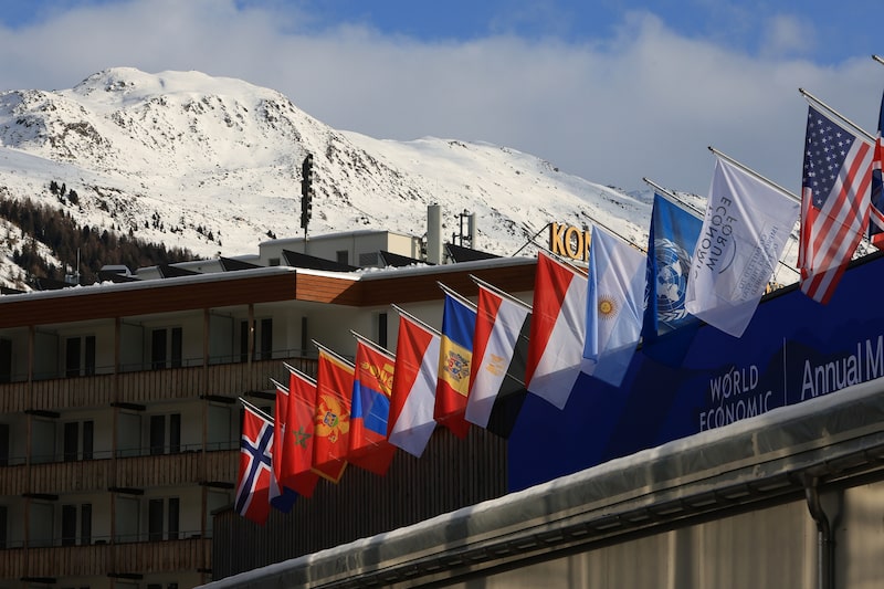 A principios de febrero, el Foro Económico Mundial abrió una investigación independiente sobre los presuntos vínculos entre Epstein y Brende. Fotógrafo: Krisztian Bocsi/Bloomberg A principios de febrero, el Foro Económico Mundial abrió una investigación independiente sobre los presuntos vínculos entre Epstein y Brende. Fotógrafo: Krisztian Bocsi/Bloomberg