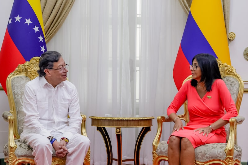 Gustavo Petro visita Venezuela para reunirse con Delcy Rodríguez Gustavo Petro visita Venezuela para reunirse con Delcy Rodríguez