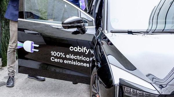 Cabify recibe préstamo de 40 millones de euros del BEI para flota de vehículos eléctricos Cabify recibe préstamo de 40 millones de euros del BEI para flota de vehículos eléctricos