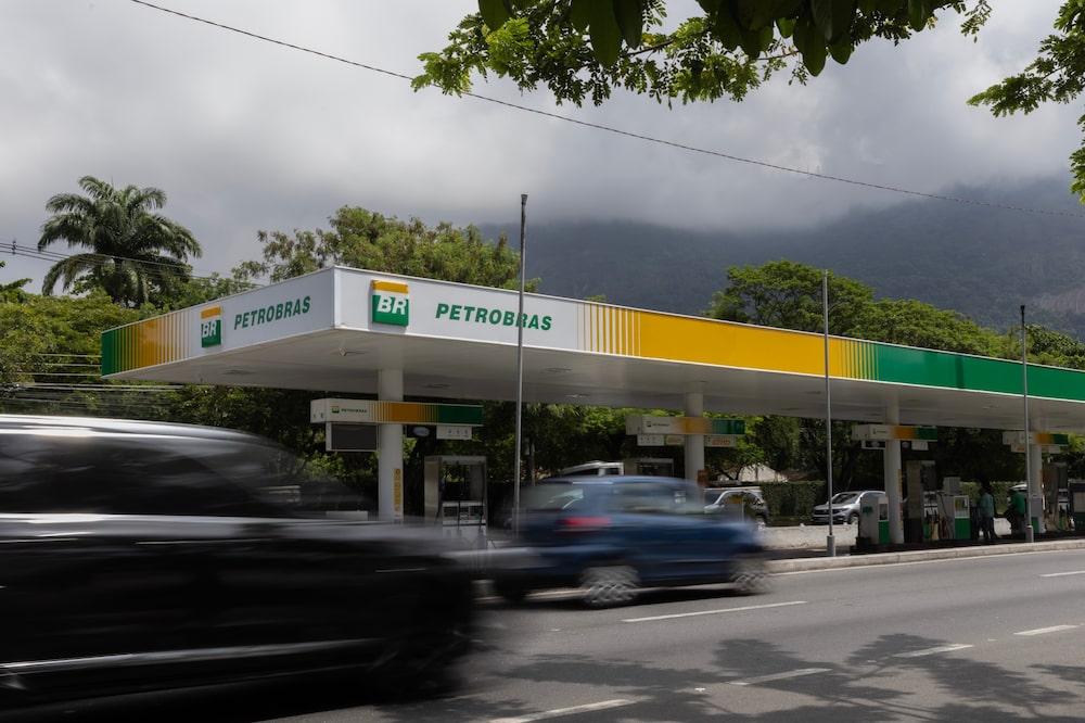 Una gasolinera de Petrobras en Río de Janeiro, Brasil. Fotógrafo: Jonne Roriz/Bloomberg Una gasolinera de Petrobras en Río de Janeiro, Brasil. Fotógrafo: Jonne Roriz/Bloomberg
