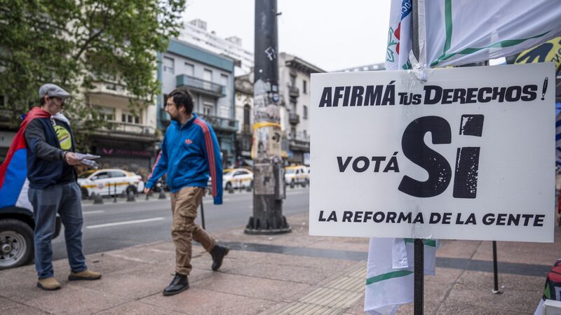 Uruguai lidera, México retrocede: o Estado de Direito na América Latina em 2025 Uruguai lidera, México retrocede: o Estado de Direito na América Latina em 2025