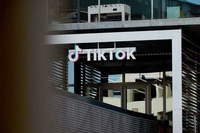 La compañía dijo que pasó más de un año negociando un acuerdo con EE.UU. que habría hecho que cualquier riesgo para la seguridad nacional fuera bajo. La compañía dijo que pasó más de un año negociando un acuerdo con EE.UU. que habría hecho que cualquier riesgo para la seguridad nacional fuera bajo.