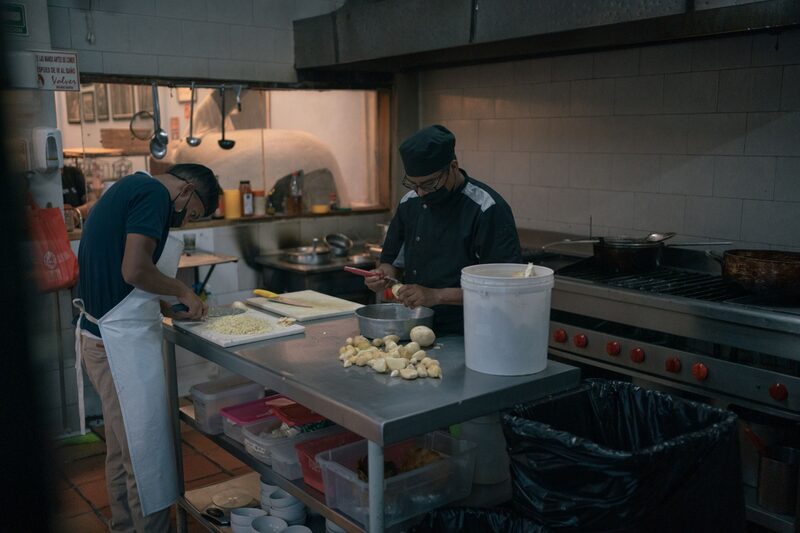 Al 31 de agosto de 2023, se tienen registrados ante el IMSS un total de 21 millones 996.875 trabajadores asegurados, lo que representó un crecimiento anual de 3,6%. Al 31 de agosto de 2023, se tienen registrados ante el IMSS un total de 21 millones 996.875 trabajadores asegurados, lo que representó un crecimiento anual de 3,6%.