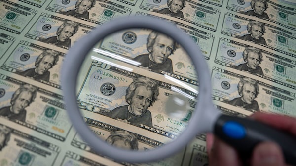 El dólar comenzó junio en alza mientras el BCRA se encamina a 100 jornadas de compras El dólar comenzó junio en alza mientras el BCRA se encamina a 100 jornadas de compras