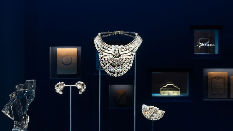 Ladrões roubam colar da realeza egípcia de US$ 4 milhões de museu em Viena Ladrões roubam colar da realeza egípcia de US$ 4 milhões de museu em Viena