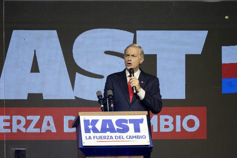 Kast amplía su ventaja rumbo a la segunda vuelta presidencial en Chile: encuestas. Kast amplía su ventaja rumbo a la segunda vuelta presidencial en Chile: encuestas.
