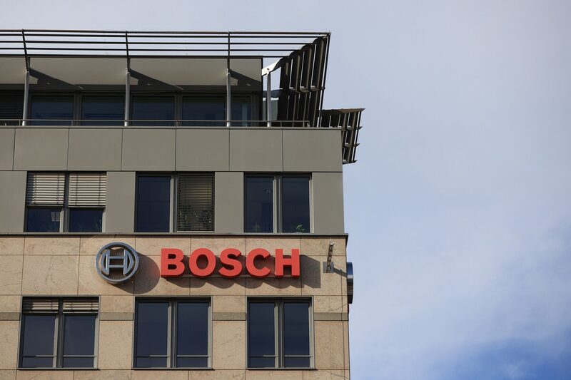 A Bosch é a mais nova empresa do setor automotivo a anunciar o impacto da crise global de queda na demanda A Bosch é a mais nova empresa do setor automotivo a anunciar o impacto da crise global de queda na demanda