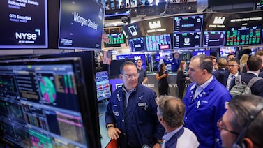 Wall Street cierra al alza tras el rebote de las tecnológicas mientras el oro vuelve a caer Wall Street cierra al alza tras el rebote de las tecnológicas mientras el oro vuelve a caer