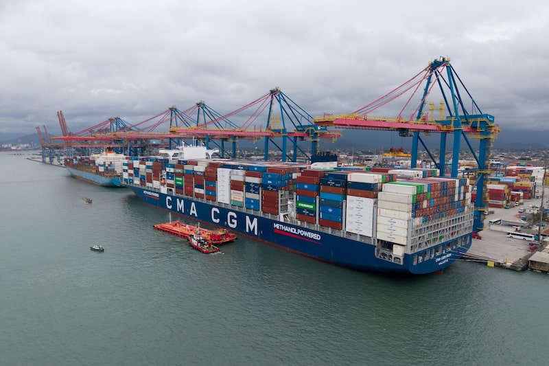 O uso do biocombustível em uma viagem comercial internacional representa um passo para criar demanda em um mercado que hoje consome cerca de 250 milhões de toneladas de combustível por ano. O uso do biocombustível em uma viagem comercial internacional representa um passo para criar demanda em um mercado que hoje consome cerca de 250 milhões de toneladas de combustível por ano.
