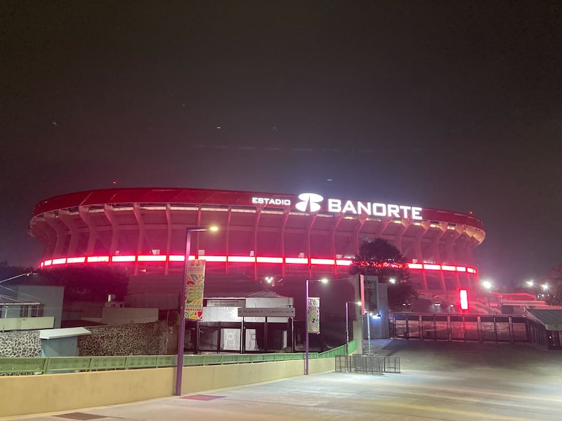 Exterior del Estadio Banorte al sur de Ciudad de México durante la noche del martes 21 de abril de 2026. Exterior del Estadio Banorte al sur de Ciudad de México durante la noche del martes 21 de abril de 2026.