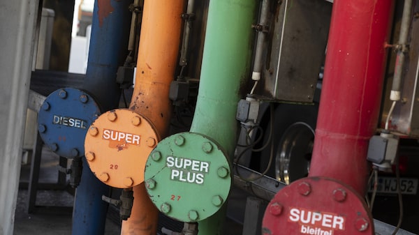 Petróleo sube, garantías de apoyo económico de China alivian temores sobre demanda Petróleo sube, garantías de apoyo económico de China alivian temores sobre demanda