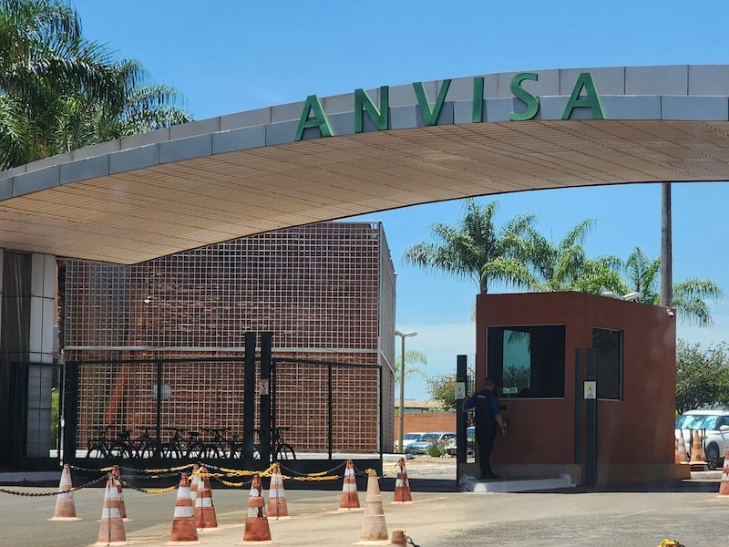 Fachada do Prédio da Agência de Vigilância Sanitária ANVISA, em Brasília. Foto: Rafa Neddermeyer/Agência Brasil Fachada do Prédio da Agência de Vigilância Sanitária ANVISA, em Brasília. Foto: Rafa Neddermeyer/Agência Brasil