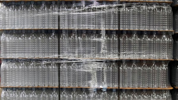 Llegar a un plástico cero neto es posible para 2050 pero con inversión masiva Llegar a un plástico cero neto es posible para 2050 pero con inversión masiva