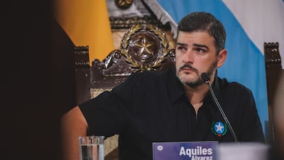 Justicia ecuatoriana dicta prisión preventiva para el alcalde de Guayaquil, Aquiles Álvarez Justicia ecuatoriana dicta prisión preventiva para el alcalde de Guayaquil, Aquiles Álvarez