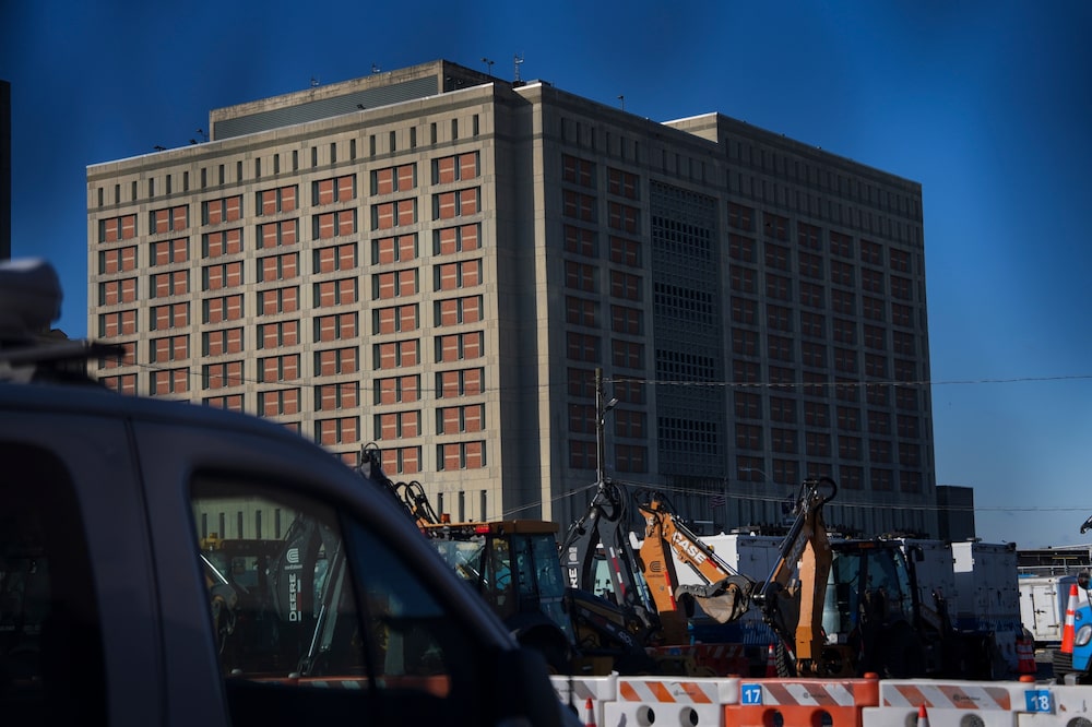 Centro de detenção que foi escolhido para abrigar Nicolás Maduro em Nova York enquanto aguarda julgamento (Foto: Bloomberg) Centro de detenção que foi escolhido para abrigar Nicolás Maduro em Nova York enquanto aguarda julgamento (Foto: Bloomberg)
