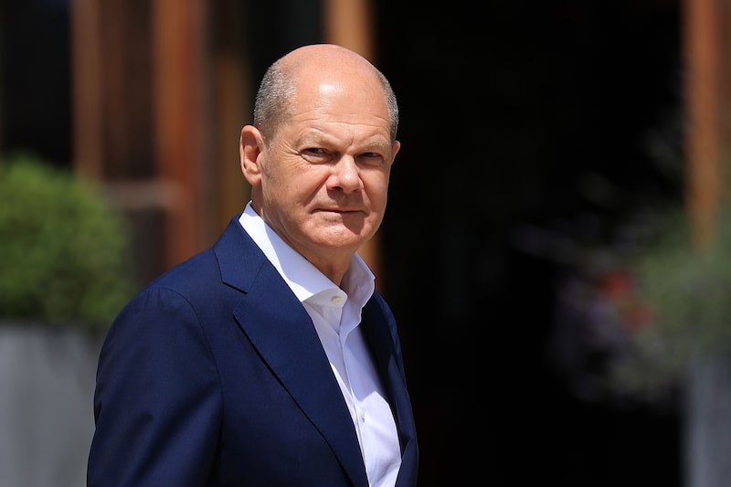 Olaf Scholz, canciller alemán, reiteró que el principal objetivo de Alemania era reducir su dependencia de los combustibles fósiles rusos lo más rápido posible y, al mismo tiempo, no poner en peligro la seguridad del suministro para las empresas de la economía más grande de Europa. Olaf Scholz, canciller alemán, reiteró que el principal objetivo de Alemania era reducir su dependencia de los combustibles fósiles rusos lo más rápido posible y, al mismo tiempo, no poner en peligro la seguridad del suministro para las empresas de la economía más grande de Europa.