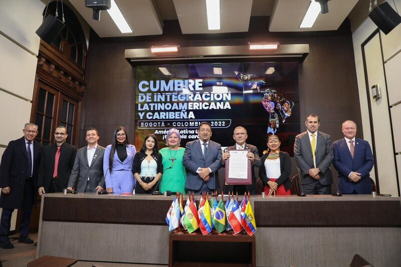 Cumbre de Integración Latinoamericana y Caribeña Cumbre de Integración Latinoamericana y Caribeña