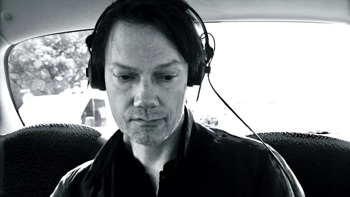 ¿Quién era William Orbit, el productor que trabajó con Madonna y ayudó a definir el sonido de los 2000?