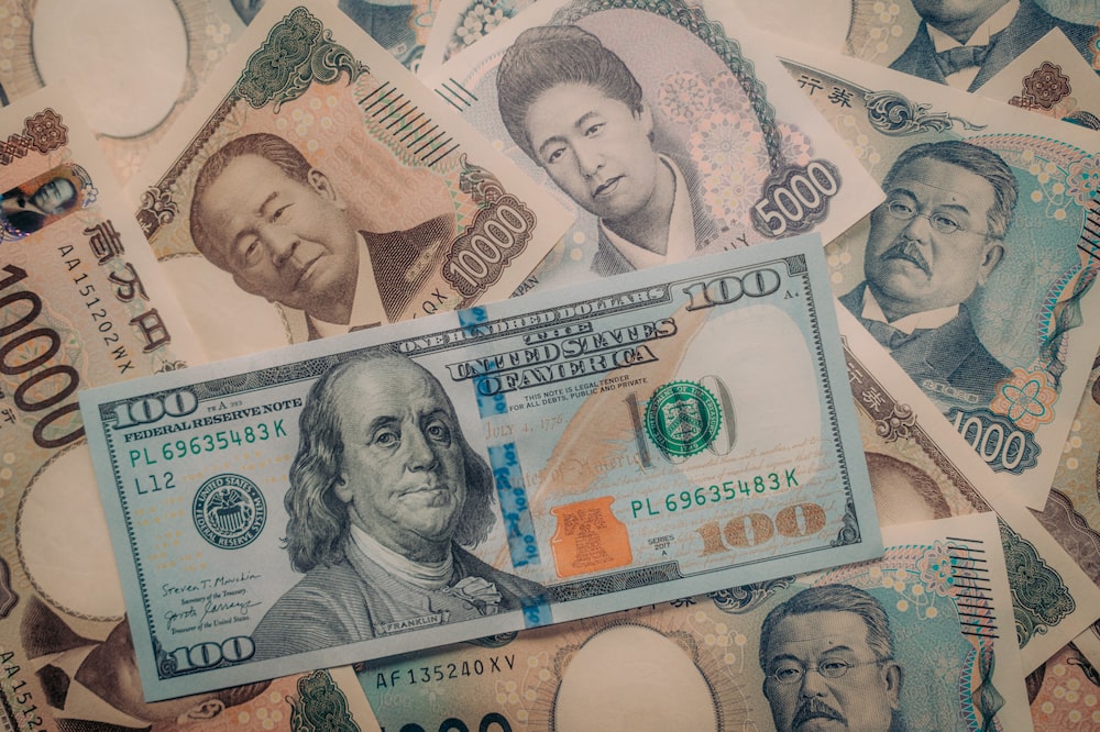 El dólar se fortalece, las acciones asiáticas se debilitan y el sentimiento decae. El dólar se fortalece, las acciones asiáticas se debilitan y el sentimiento decae.